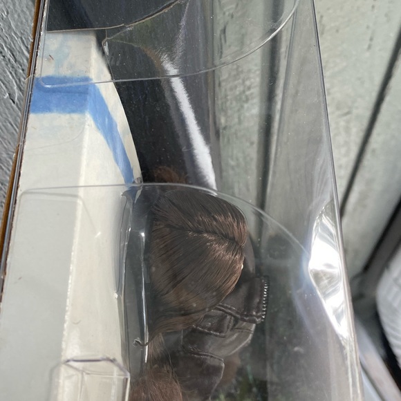 Bella Doll the Twilight Saga Breaking Dawn Part 2 Barbie Collector Pink Label - Picture 3 of 9